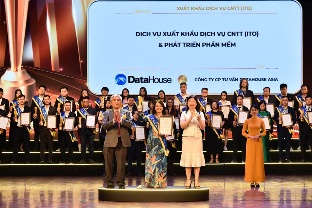 DataHouse được vinh danh tại giải thưởng Sao Khuê 2024 với Dịch vụ Xuất khẩu CNTT (ITO) & Phát triển phần mềm Xuất Sắc
