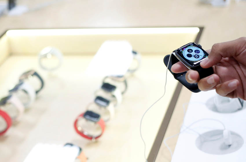 Apple giữ vị trí số 1 thị trường thiết bị đeo