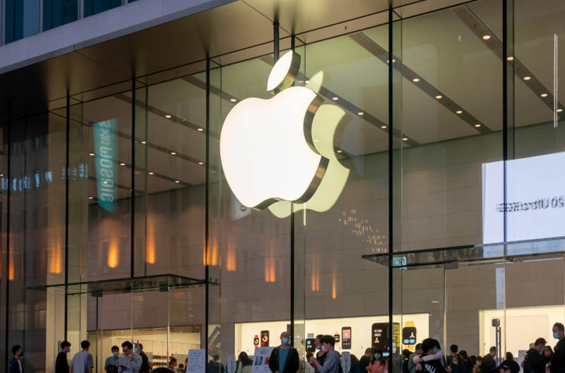 Apple trở thành thương hiệu có giá trị vượt 1.000 tỷ USD
