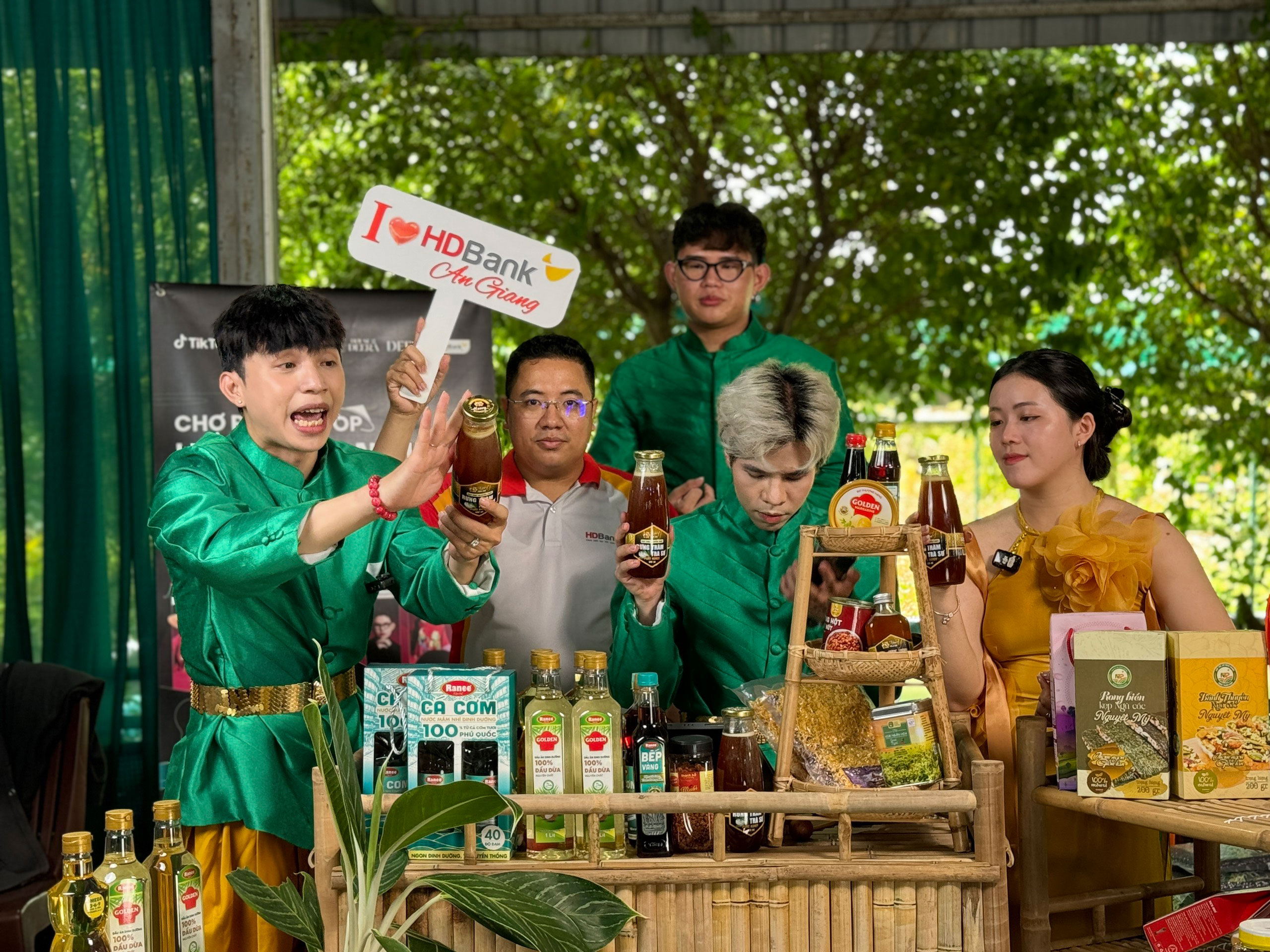 Chợ phiên OCOP "Hương vị An Giang" thúc đẩy đầu ra cho nông sản