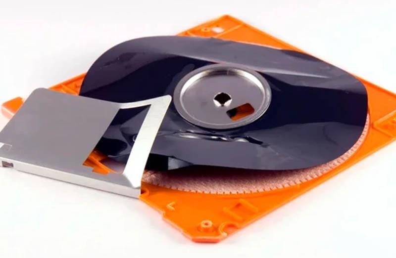 Chính phủ Nhật Bản loại bỏ việc sử dụng đĩa mềm