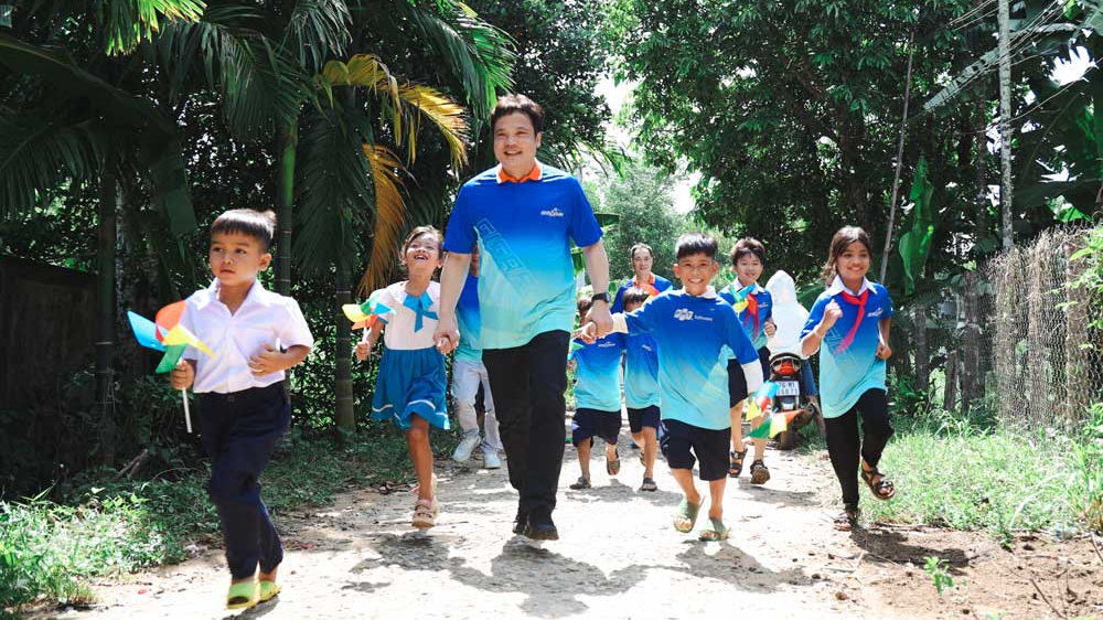 Người FPT chung tay tặng quà nhiều ngôi trường Quảng Ngãi đón năm học mới