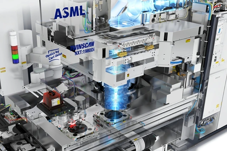 Hà Lan cấm ASML cung cấp máy quang khắc DUV cho Trung Quốc