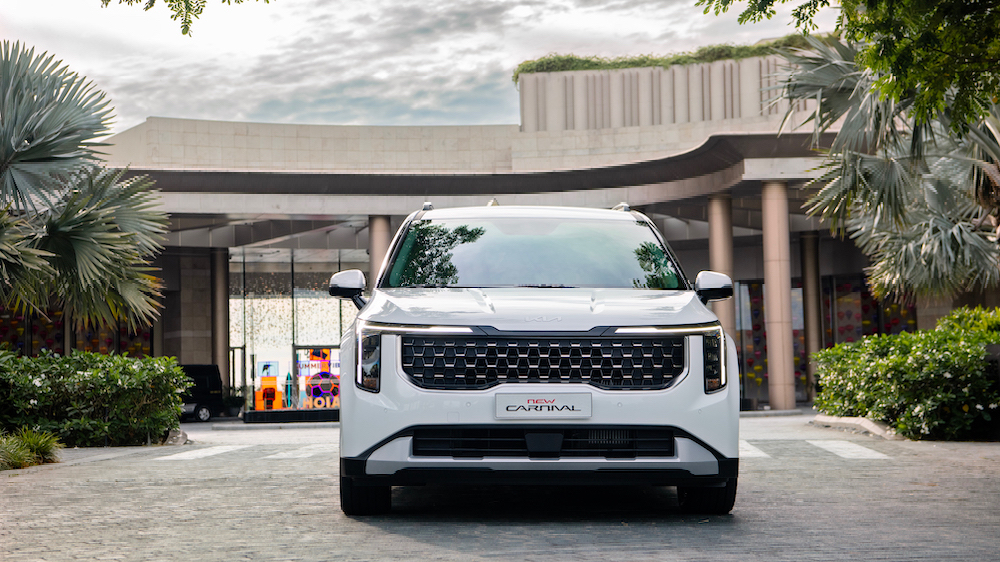 Kia Carnival mới có giá từ 1,3 tỷ đồng