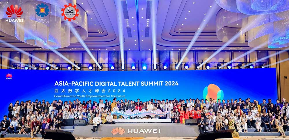 6 sinh viên Việt Nam xuất sắc tham dự APAC Digital Talent Summit 2024