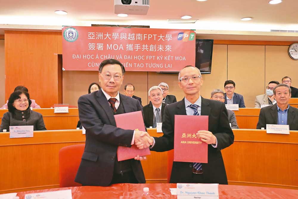Đại học FPT hợp tác với Asia University về đào tạo bán dẫn, sản xuất thông minh