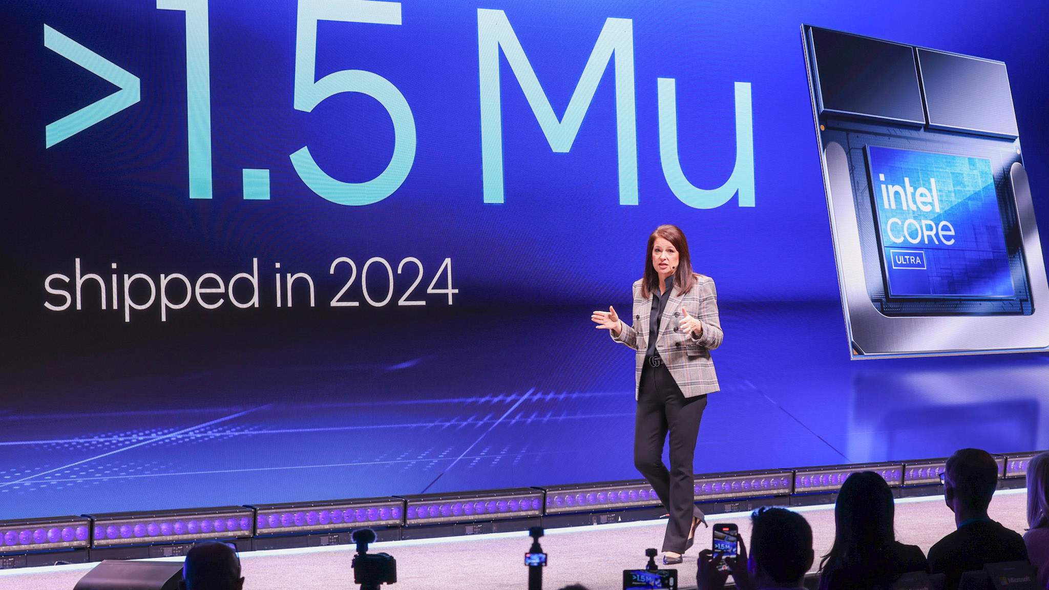 CES 2025: Loạt chip Intel cho máy tính để bàn, laptop, và thiết bị vùng biên ra mắt