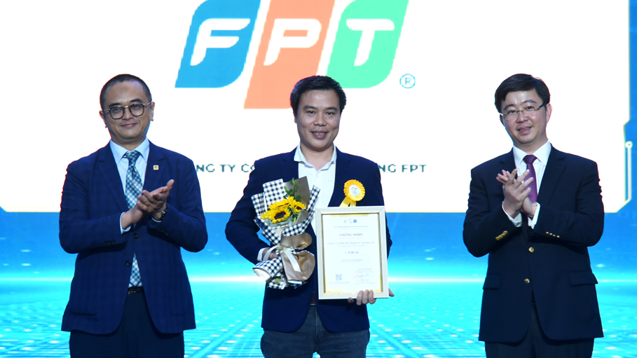 FPT "vững chân" trong Top 10 Doanh nghiệp Công nghệ số Việt Nam 2025