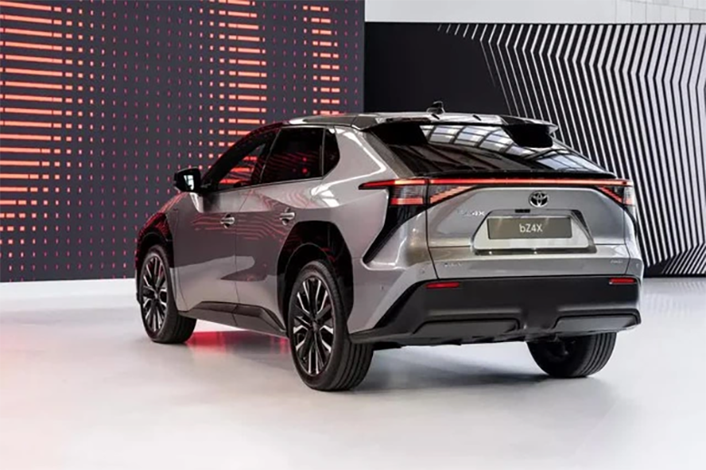 Toyota đẩy mạnh công nghệ pin thể rắn cho xe điện