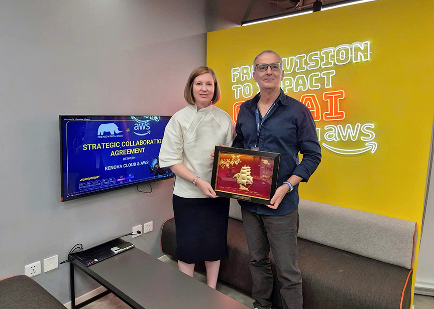 Bà Kirsten Gilbertson, Giám đốc Quản lý Đối tác, AWS khu vực ASEAN, và Ông Doron Shachar, CEO của Renova Cloud
