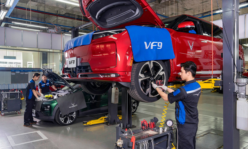 VinFast đào tạo miễn phí hơn 3.000 kĩ thuật viên ô tô và xe máy điện