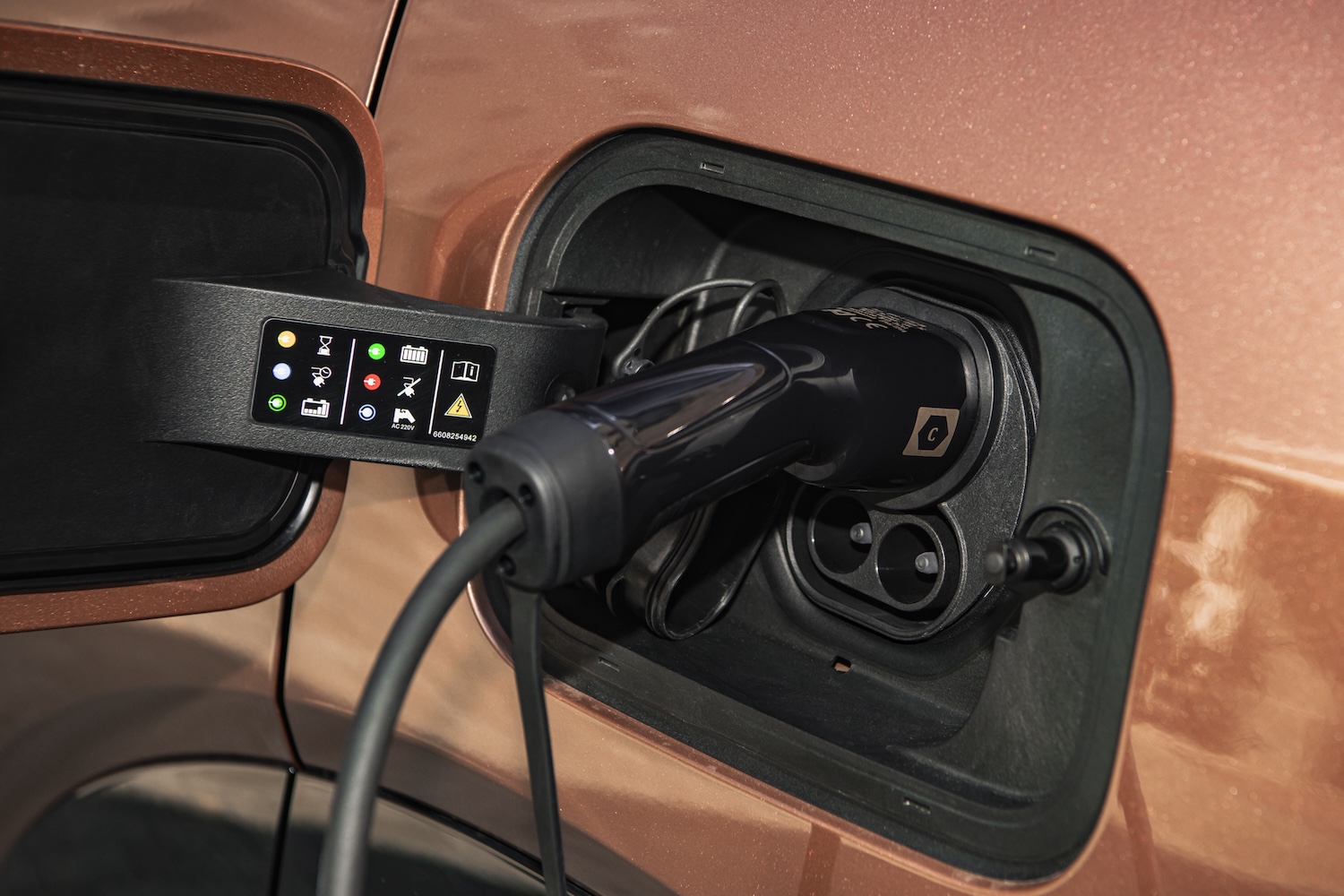 Mẫu xe Hybrid Lynk & Co 08