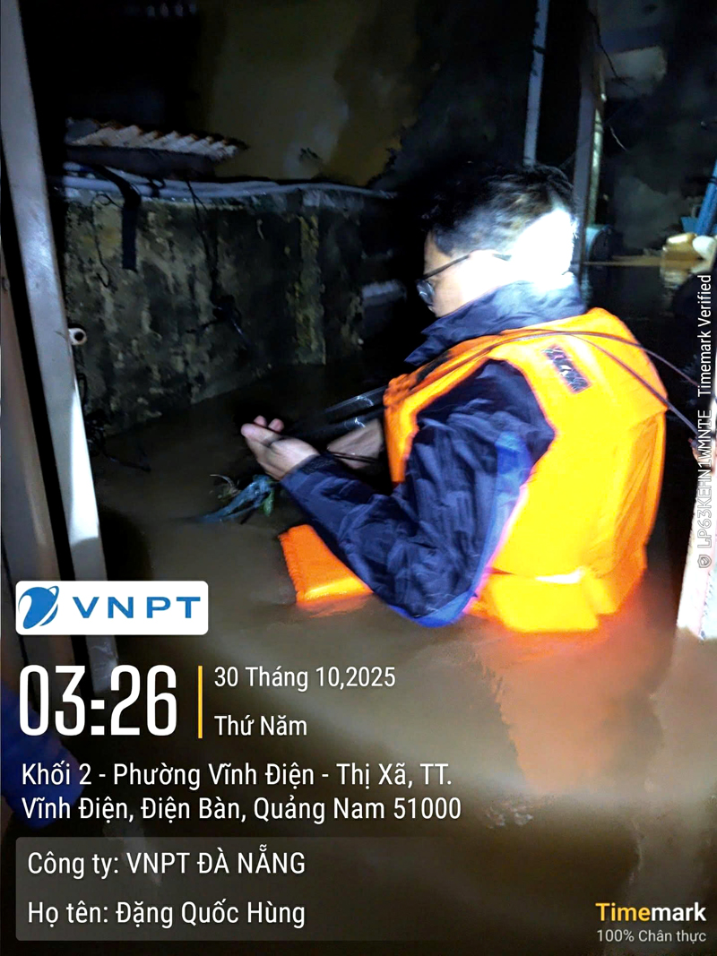 Những "điểm tựa bình an" trong tâm lũ Những "điểm tựa bình an" trong tâm lũ