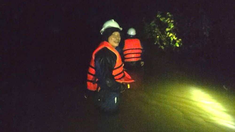 Những "điểm tựa bình an" trong tâm lũ