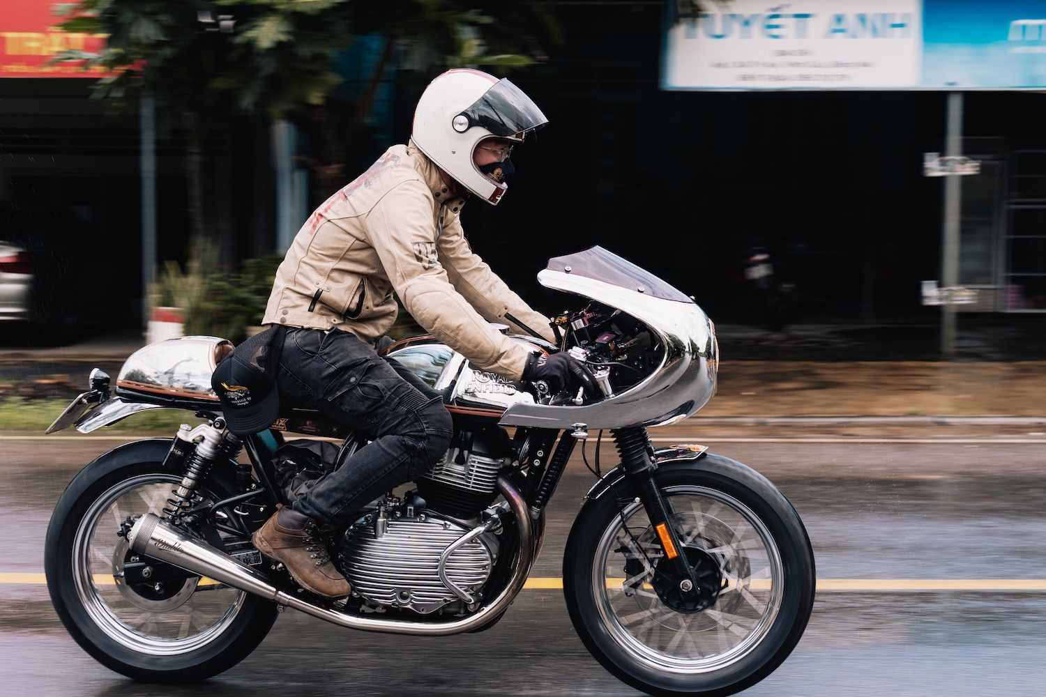 Thương hiệu mô tô Royal Enfield trở lại Việt Nam thông qua nhà phân phối mới là Trâm Anh Motorsports.