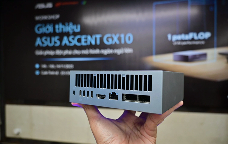 Asus ra mắt Ascent GX10 - siêu máy tính AI thế hệ mới