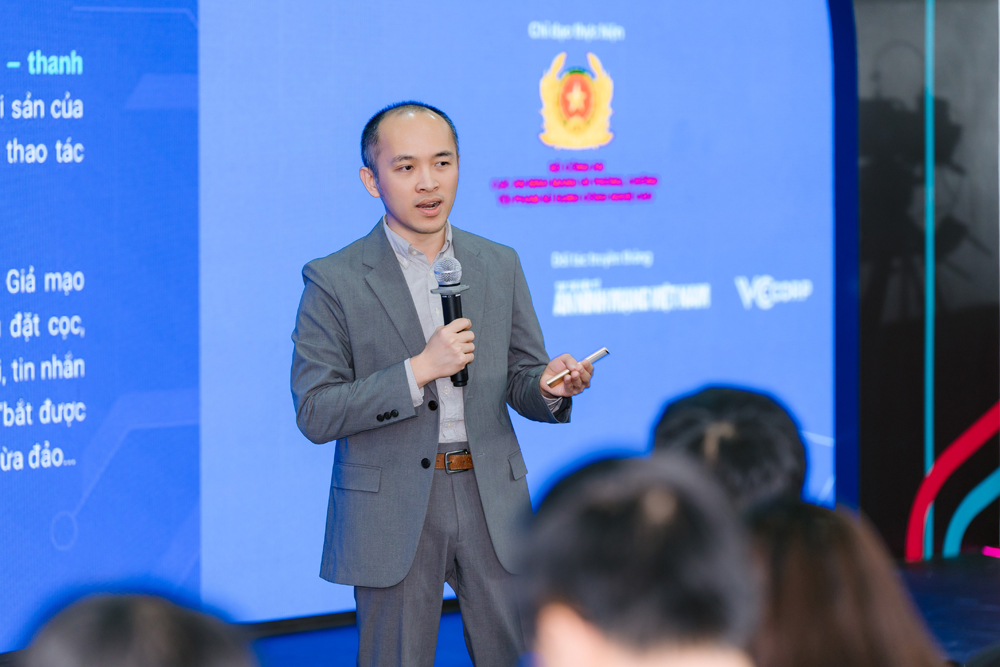 Chống lừa đảo trực tuyến bằng “Khiên 3 lớp”, mỗi người dân là một chốt an toàn