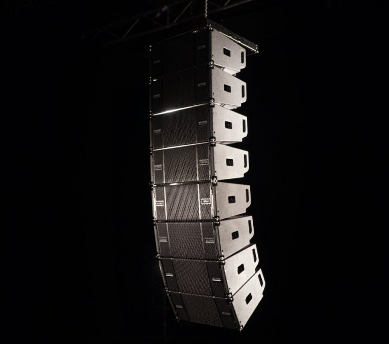 PLASE SHOW Hà Nội 2025: Khám phá công nghệ âm thanh, ánh sáng hiện đại cùng những dàn thiết bị "khủng"