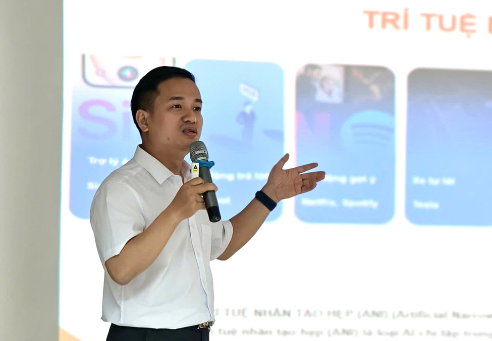 Thương mại điện tử: Nhân lực trẻ cần làm gì để tận dụng cơ hội từ "chợ to, việc sẵn"?