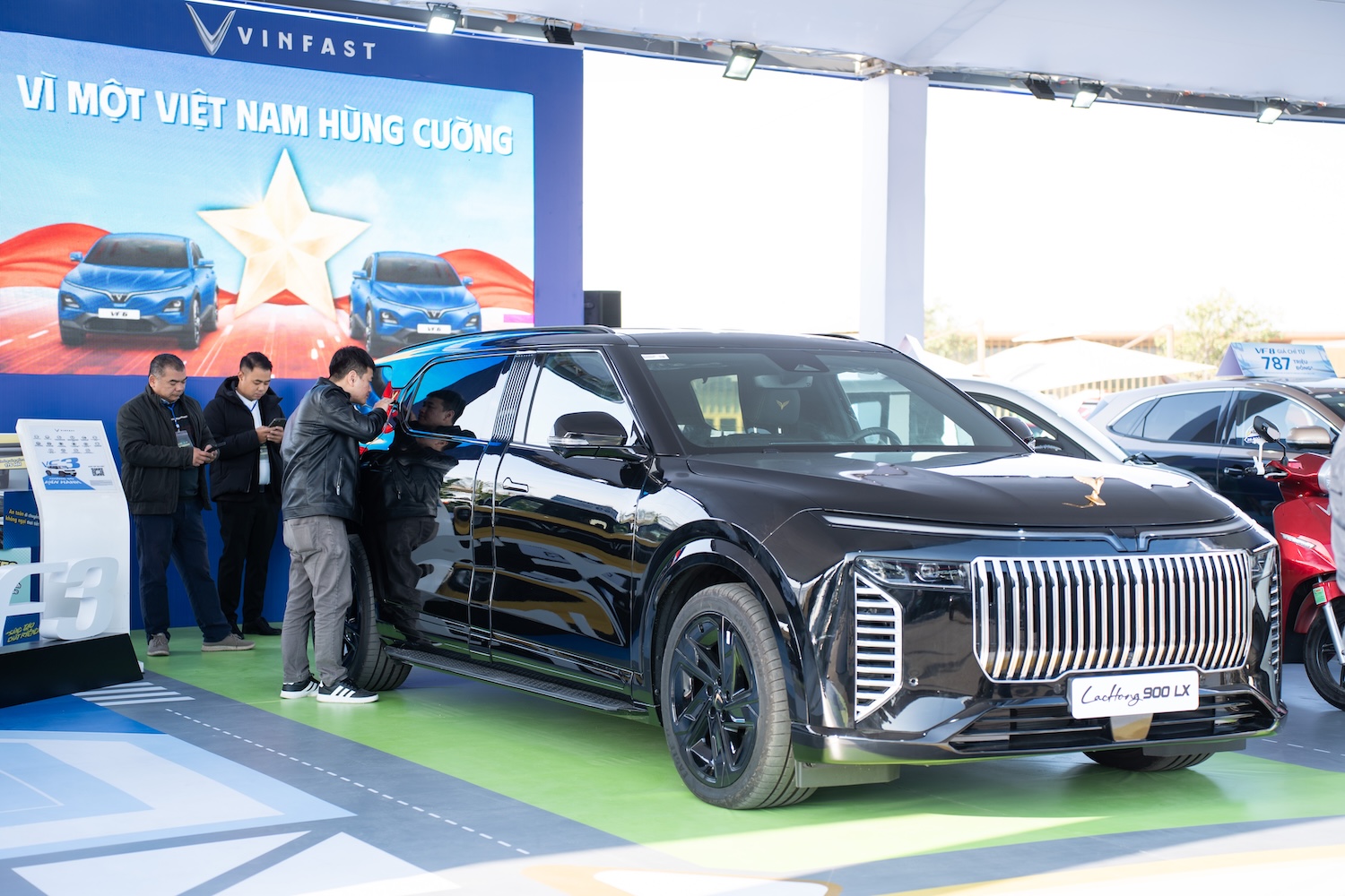 Dàn xe điện VinFast tại Vietnam Mobility Show: Lạc Hồng 900 LX và hai xe mới Minio Green và EC là tâm điểm