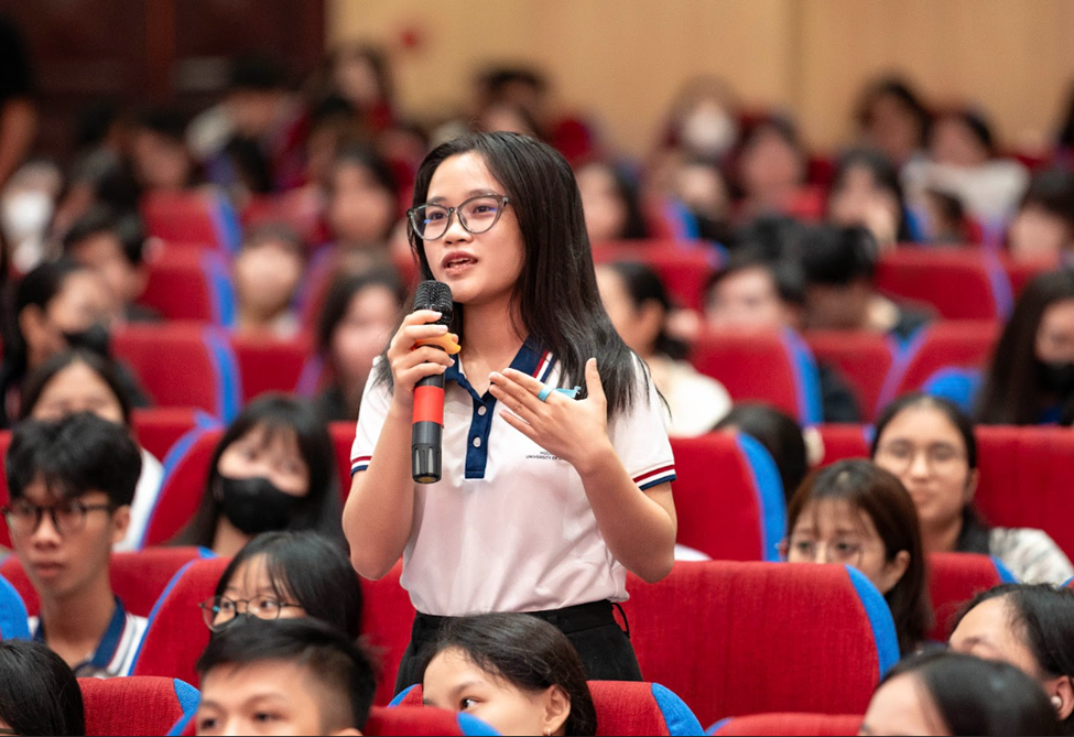 Trang bị kiến thức, kỹ năng tài chính cho người trẻ