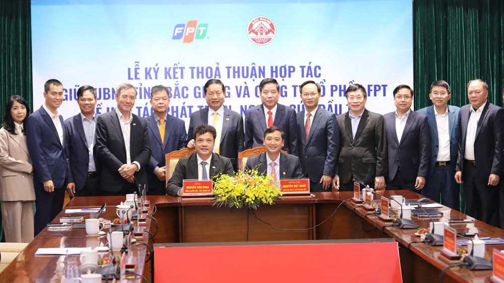 FPT hợp tác chiến lược cùng Bắc Giang phát triển công nghiệp bán dẫn, chuyển đổi số