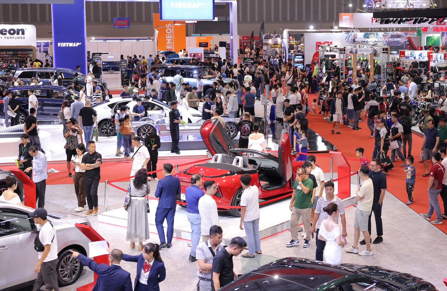 Thị trường ô tô phục hồi trở lại