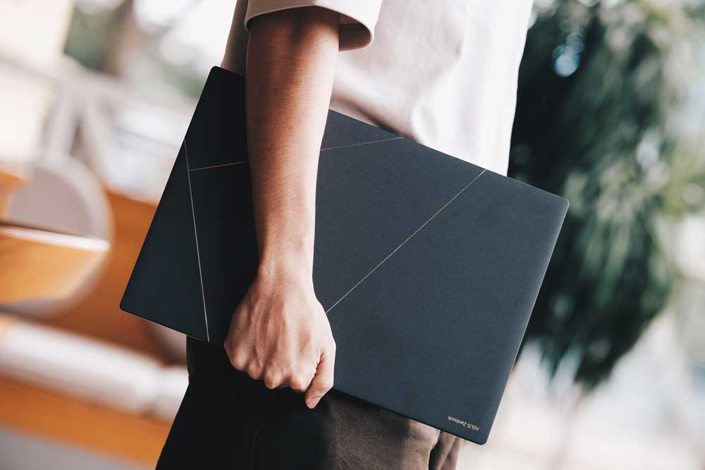ASUS ra mắt laptop AI 16-inch trang bị chip AMD Zenbook S16