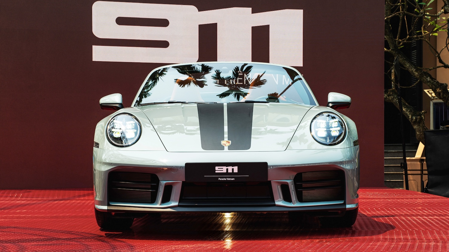 Porsche 911 tại Việt Nam: Sở hữu động cơ T-Hybrid, giá từ 8,87 tỷ đồng