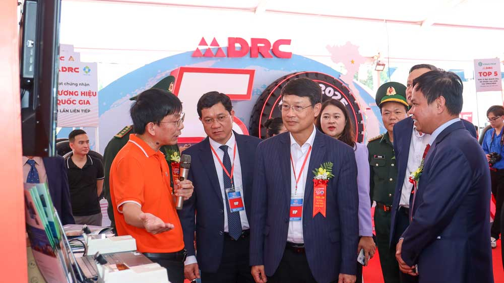 FPT trưng bày thành tựu công nghệ nổi bật tại Đà Nẵng