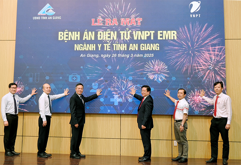 An Giang và Tập đoàn Bưu chính Viễn thông Việt Nam (VNPT) chính thức ký kết thỏa thuận hợp tác về chuyển đổi số giai đoạn 2025-2030