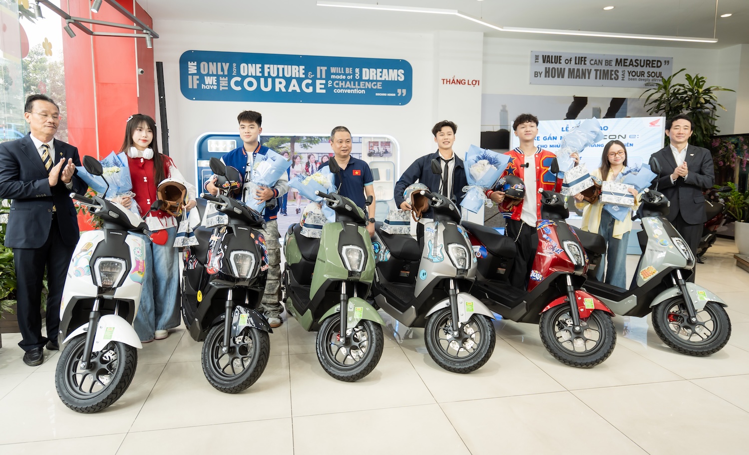 Xe máy điện Honda Icon e: đến tay khách hàng