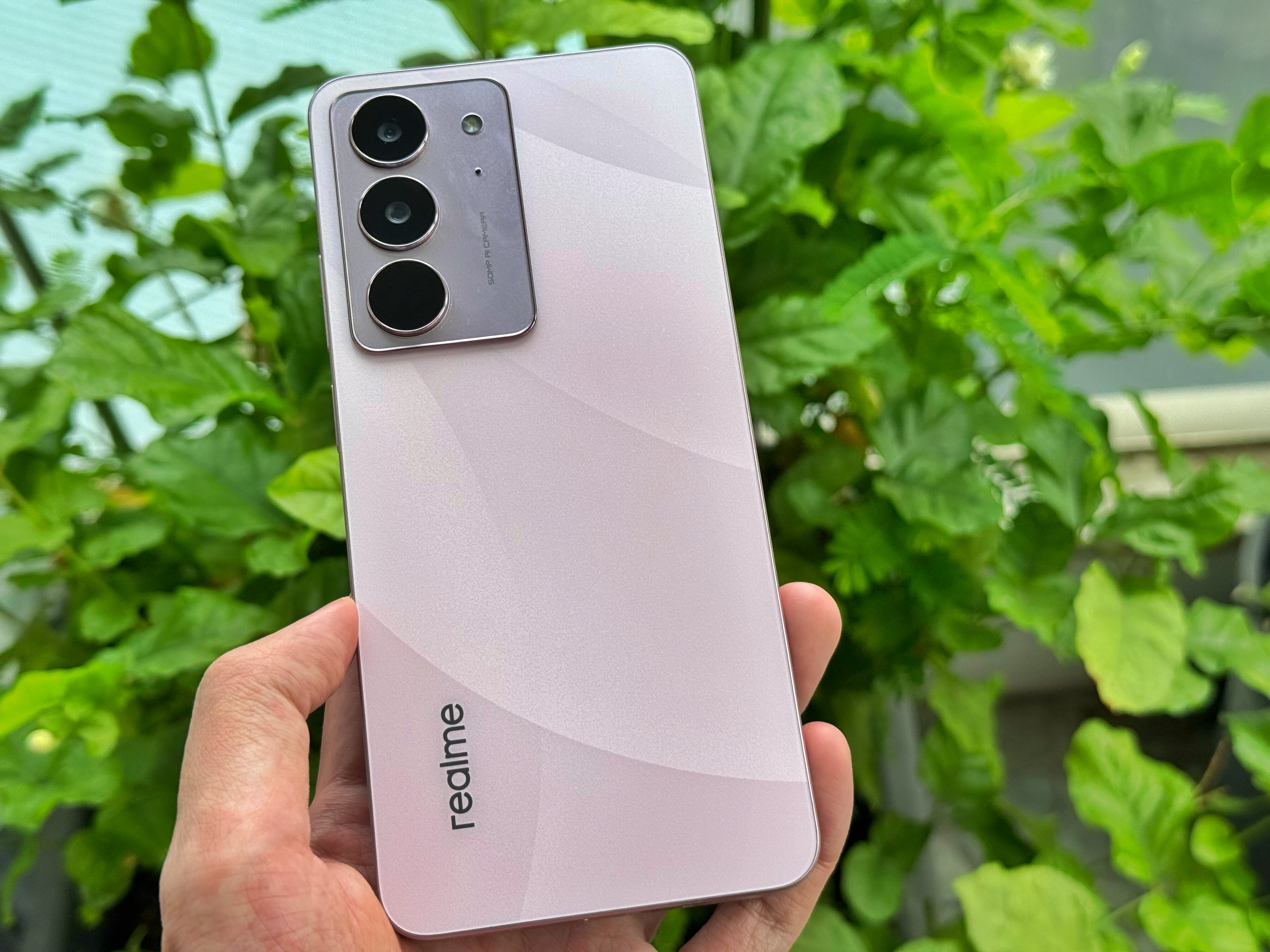 Đánh giá chi tiết realme C75x: Kháng nước, pin trâu, thêm loạt tính năng AI hấp dẫn