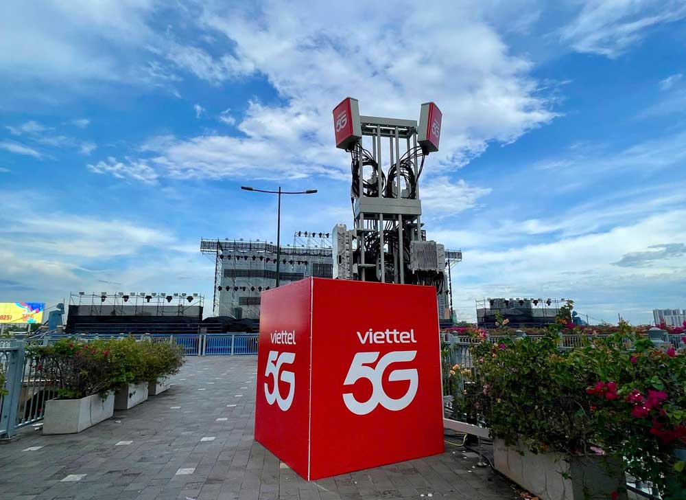 Hướng tới Đại lễ kỷ niệm 50 năm Giải phóng miền Nam và Ngày Quốc tế Lao động 1/5, Viettel tăng cường vùng phủ sóng 5G cùng nhiều hoạt động tri ân khách hàng