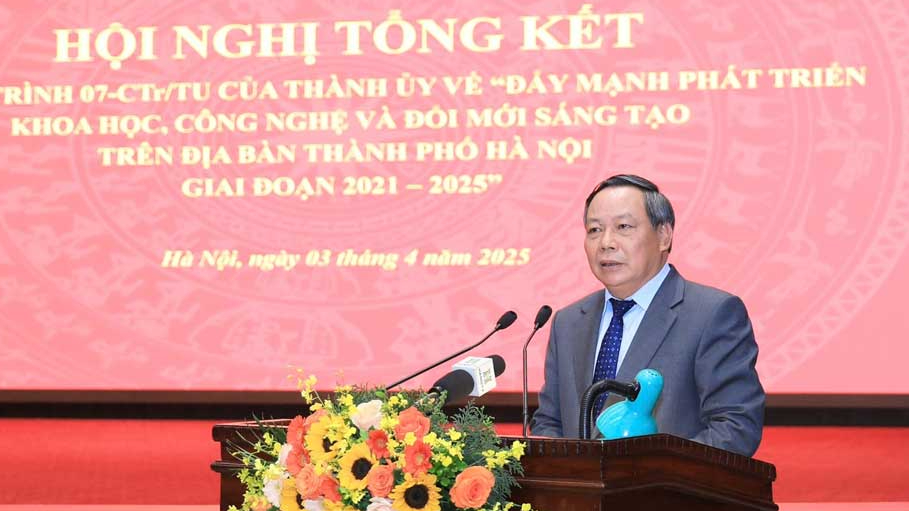 FPT nhận bằng khen về phát triển KHCN và đổi mới sáng tạo