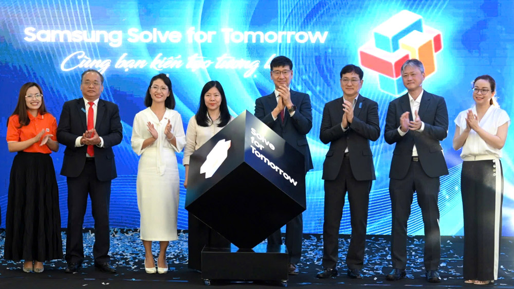 Khởi động cuộc thi Solve for Tomorrow 2025 khu vực miền Trung