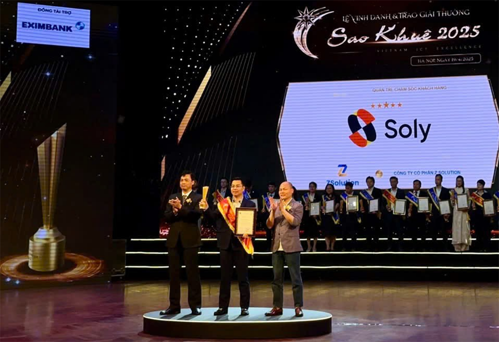 CEO Trần Quang Châu tại lễ trao giải Sao Khuê 2025