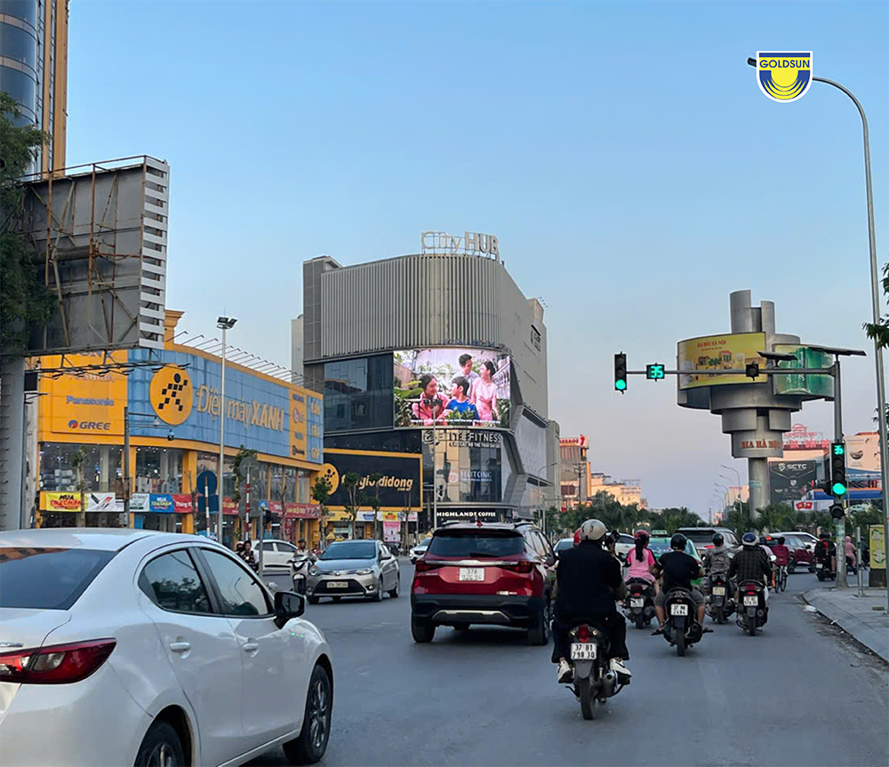 Màn LED của Goldsun Media tại tòa nhà TTTM City HUB, TP.Vinh