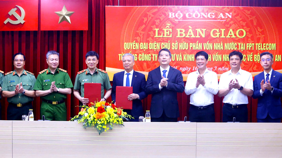 Chuyển phần vốn Nhà nước tại FPT Telecom về Bộ Công an