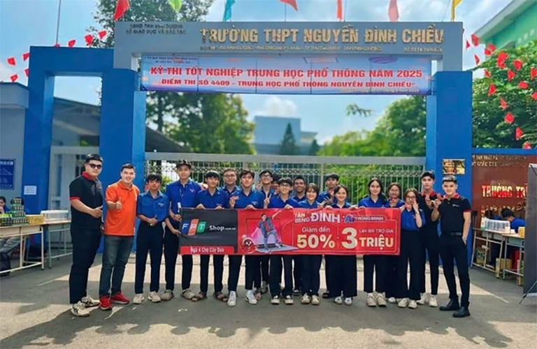 Mạng di động FPT trao học bổng tổng giá trị đến 480 triệu đồng