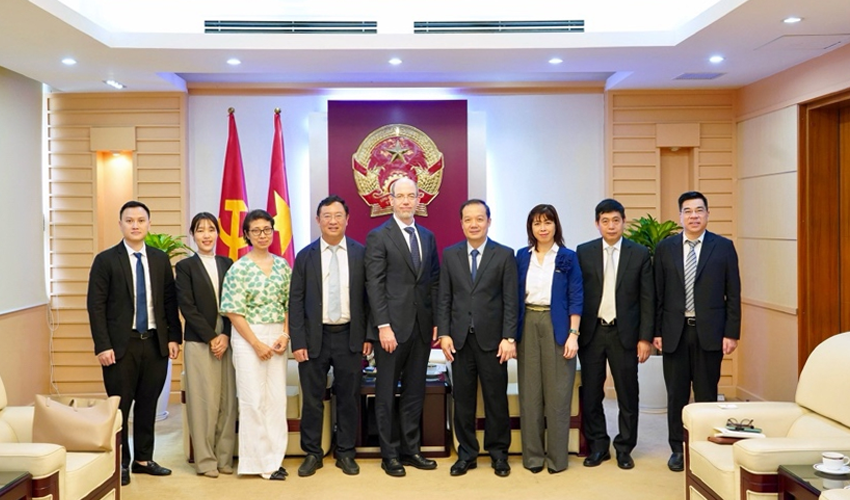 Lãnh đạo đại diện Bộ Khoa học và Công nghệ và Google.