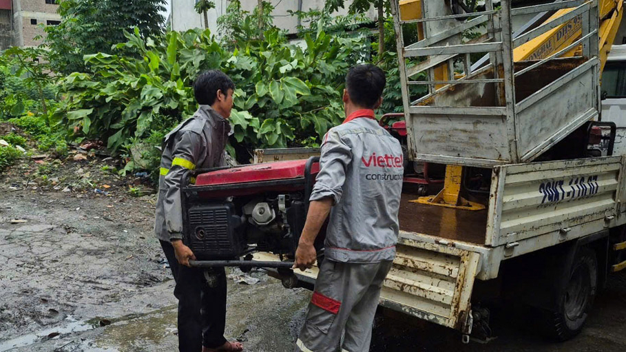 Viettel sẵn sàng dùng drone để đảm bảo sóng khu vực ngập lụt ở Nghệ An