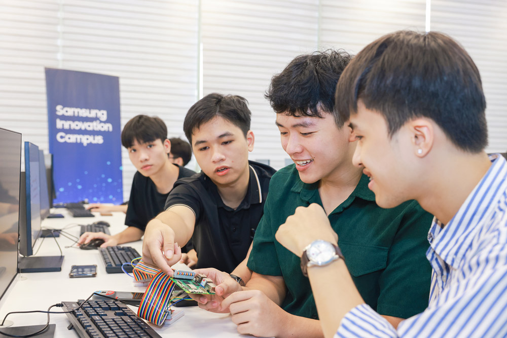 SIC 2024-2025: 330 sinh viên ưu tú được đào tạo về các công nghệ mới, công nghệ cao