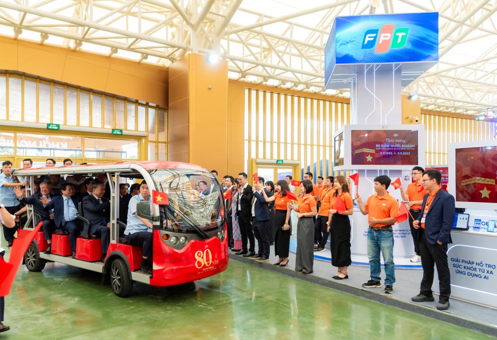 Hệ sinh thái AI FPT gây ấn tượng tại "Triển lãm 80 năm"