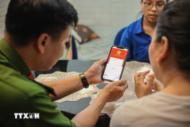Thúc đẩy công nghệ phục vụ người dân gắn với định danh, xác thực điện tử