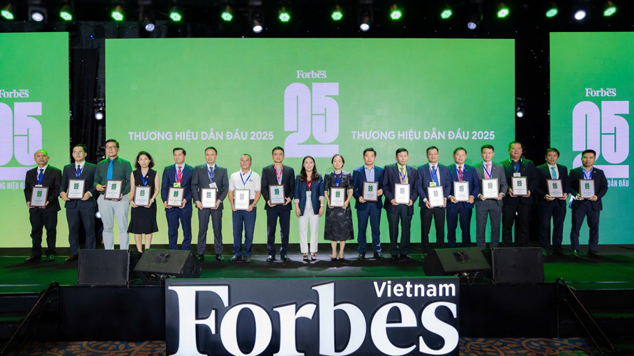 FPT đứng thứ 3 trong Top 25 Thương hiệu niêm yết dẫn đầu của Forbes Việt Nam