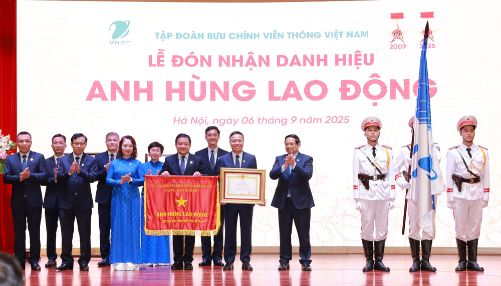 Tập đoàn BCVT Việt Nam nhận danh hiệu Anh hùng Lao động