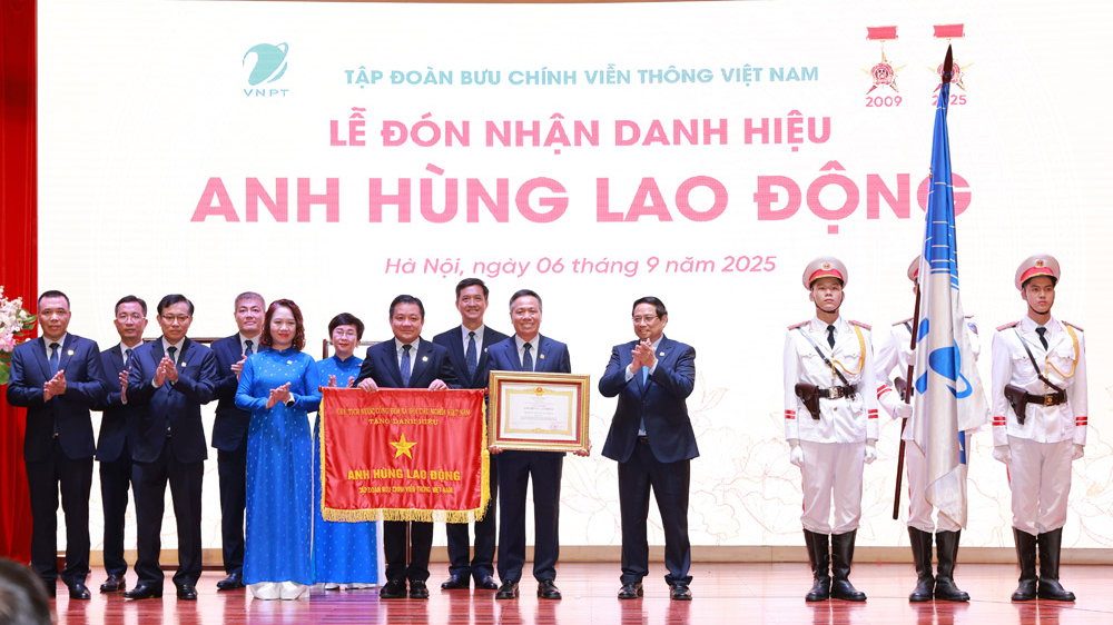 Tập đoàn BCVT Việt Nam nhận danh hiệu Anh hùng Lao động