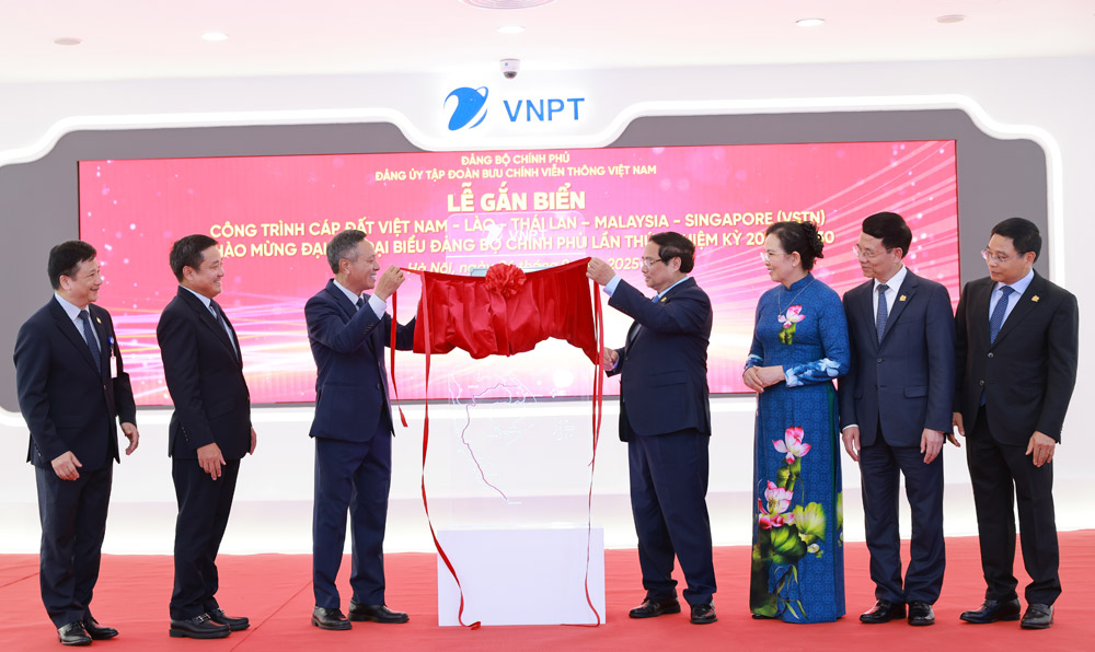 Tập đoàn BCVT Việt Nam nhận danh hiệu Anh hùng Lao động