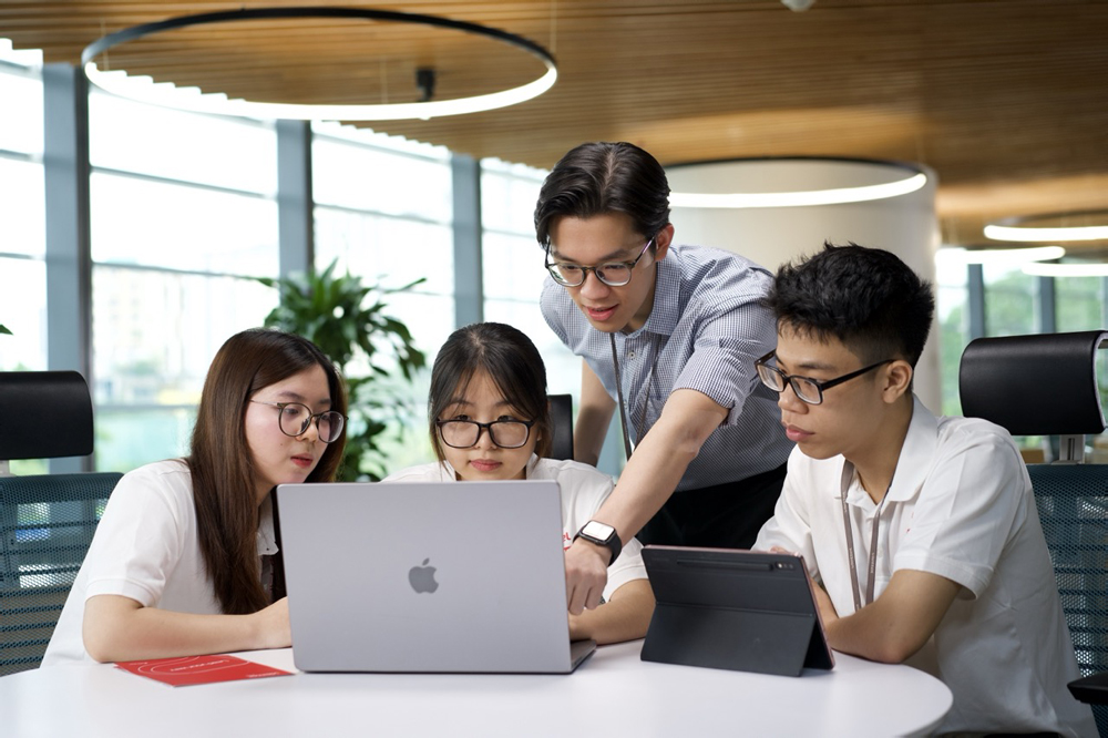 Viettel mở cổng tìm kiếm nhân tài qua hai chương trình tài năng